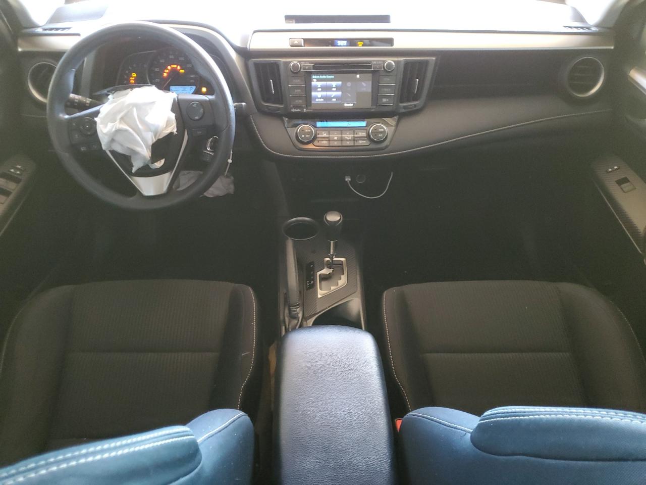 2015 Toyota RAV 4 - Image 8