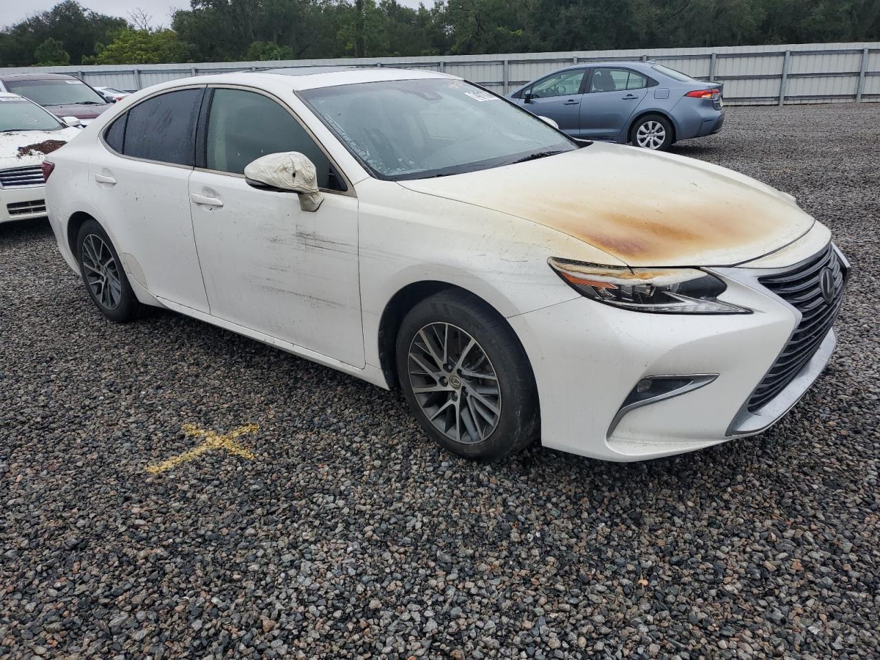 VIN JTHBK1GGXH2252204 2017 LEXUS ES350 no.4