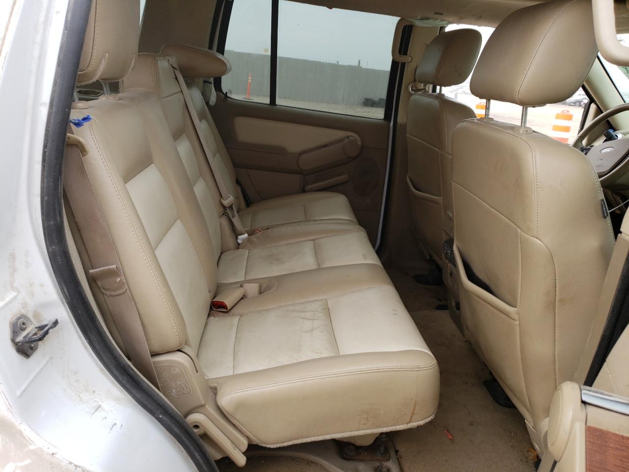 2007 Ford Explorer - Image 11