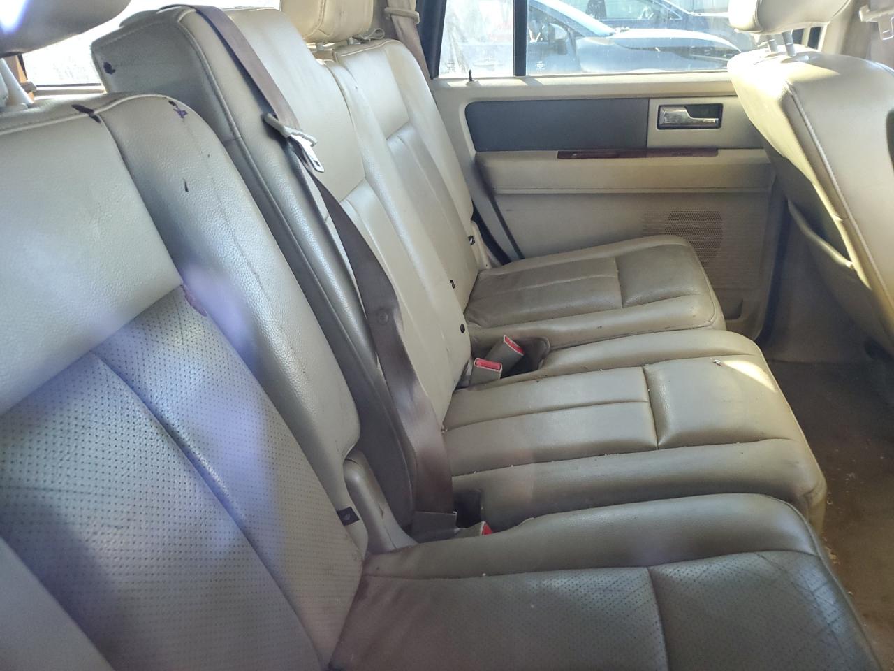 2010 Ford Expedition - Image 11