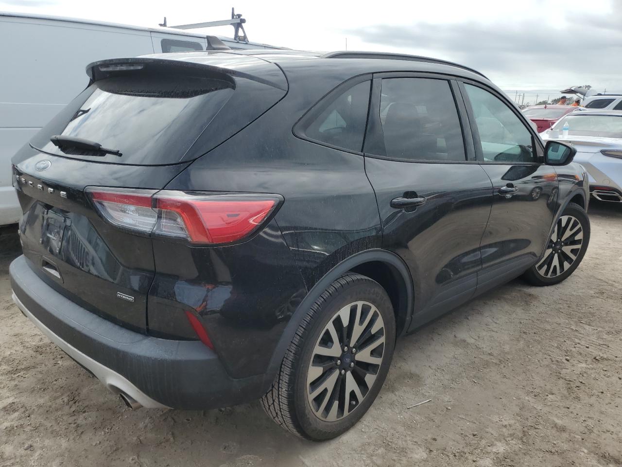 2020 Ford Escape - Image 3