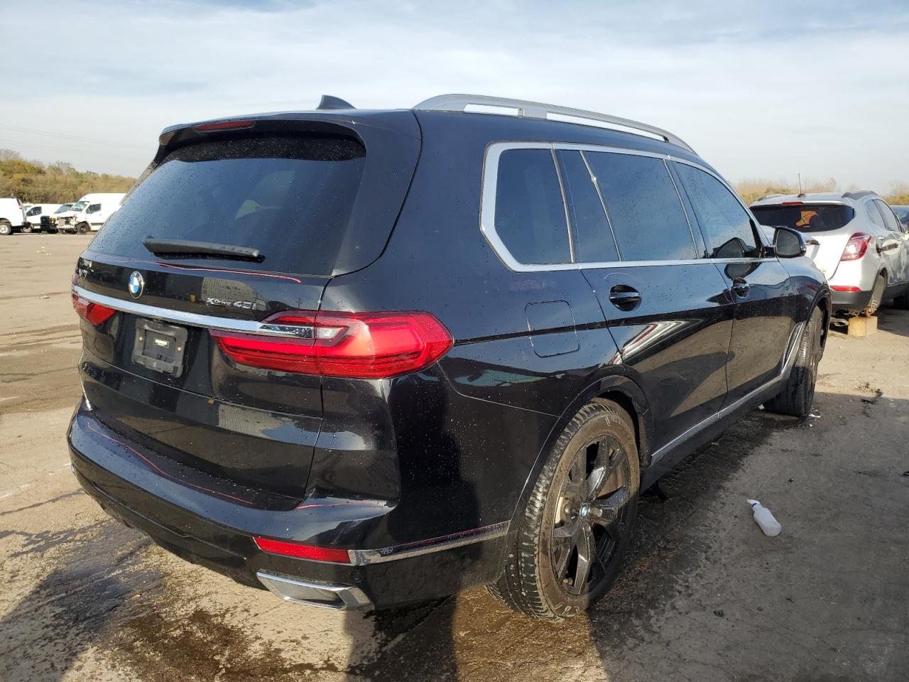 2022 BMW X7 - Image 3