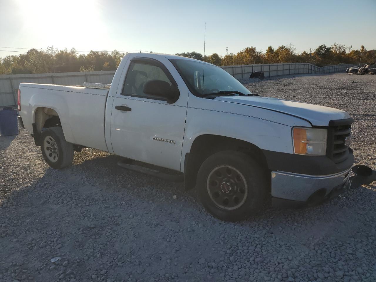 2011 GMC Sierra - Image 4