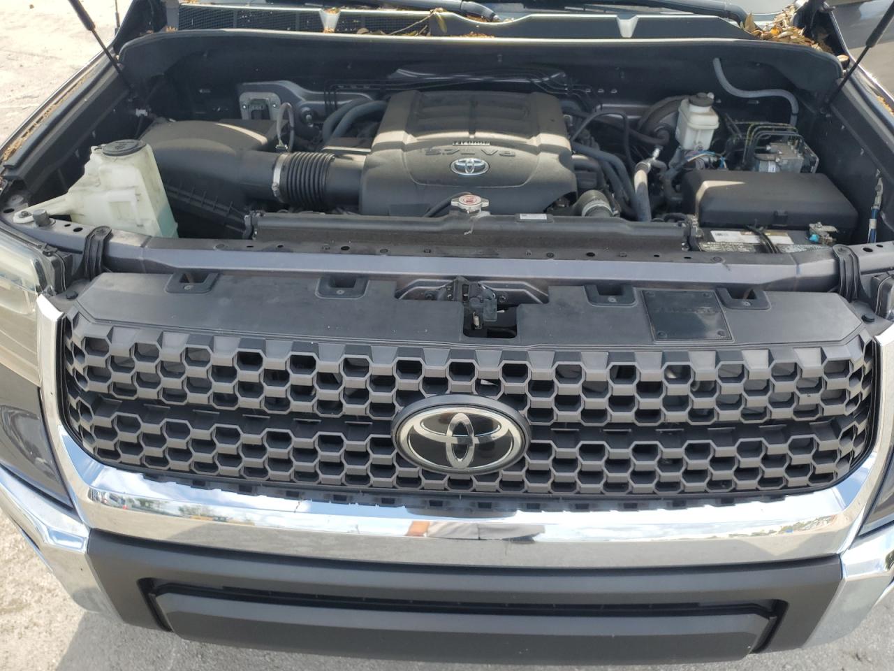 5TFDY5F16JX773703 2018 Toyota Tundra Crewmax Sr5