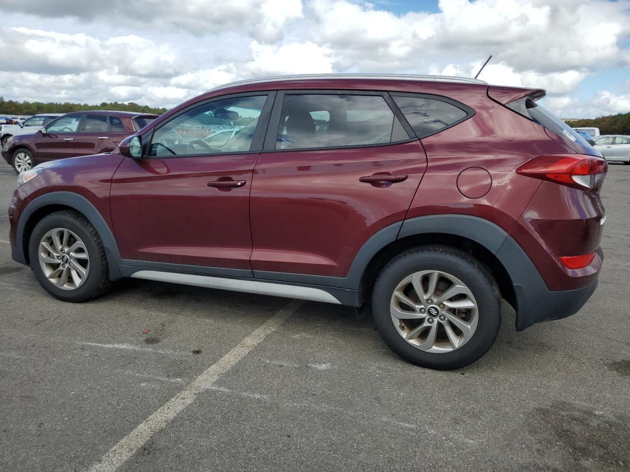 KM8J33A44HU468456 2017 HYUNDAI TUCSON - Image 2