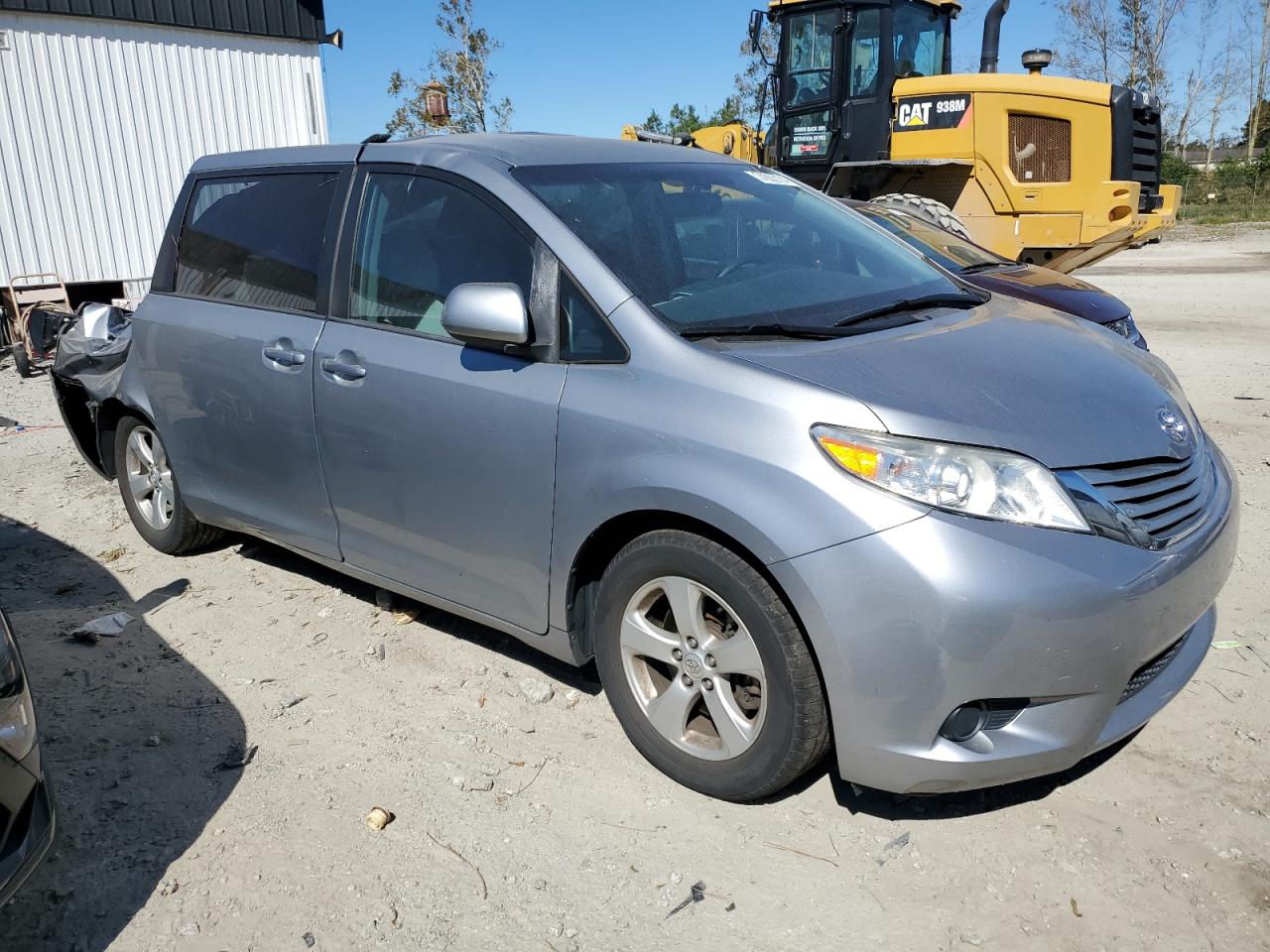 2017 Toyota Sienna - Image 4