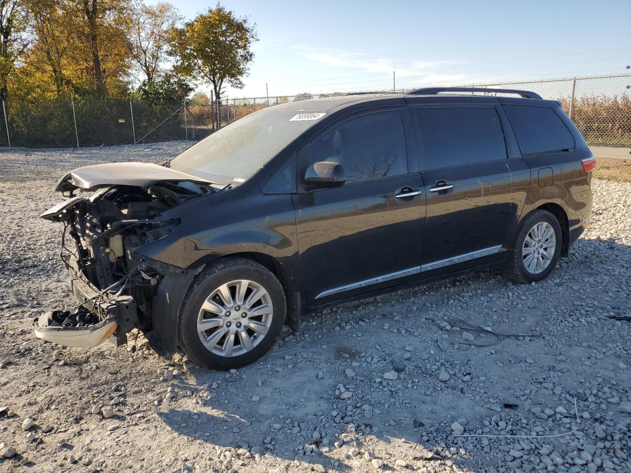 2015 Toyota Sienna - Image 1