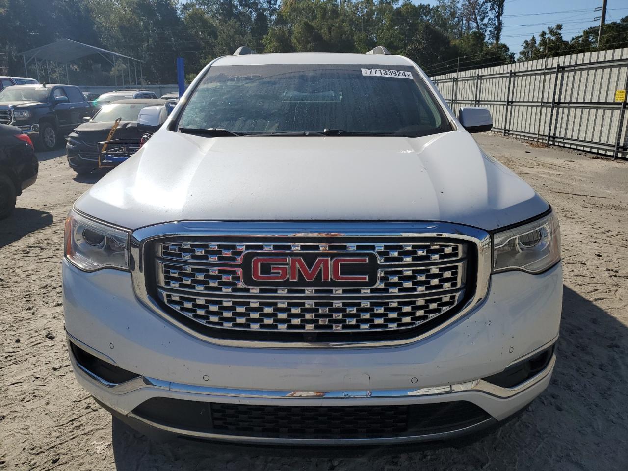 2017 GMC Acadia - Image 5