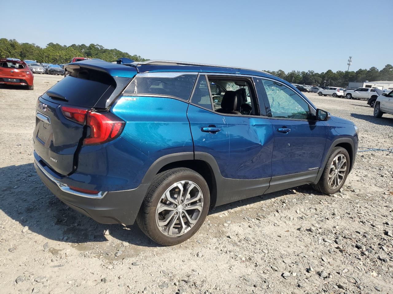 2021 GMC Terrain - Image 3
