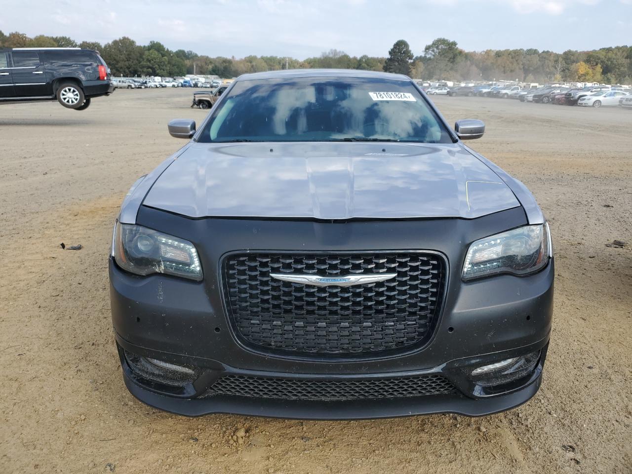 2016 Chrysler 300 - Image 5