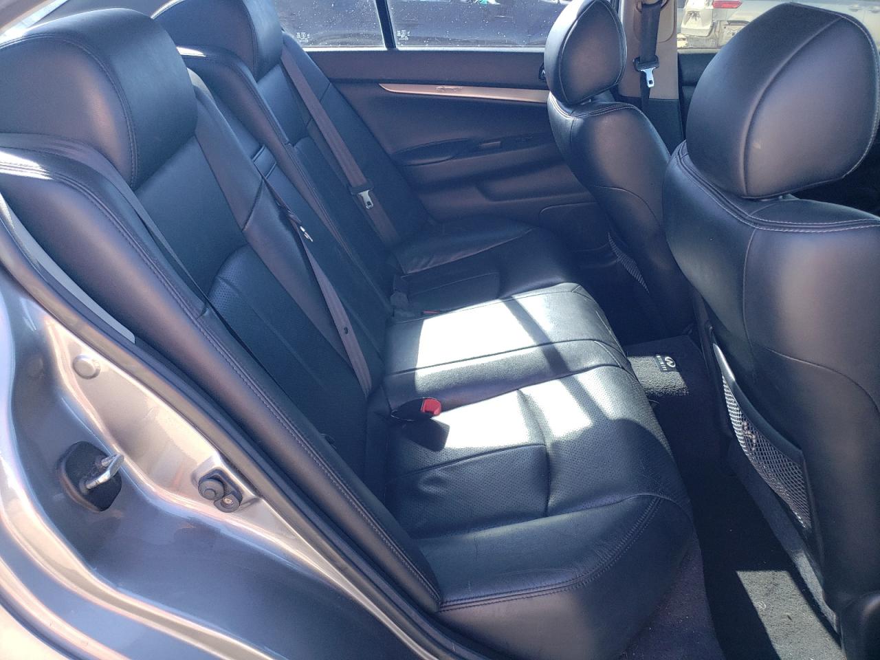 2012 Infiniti G - Image 10