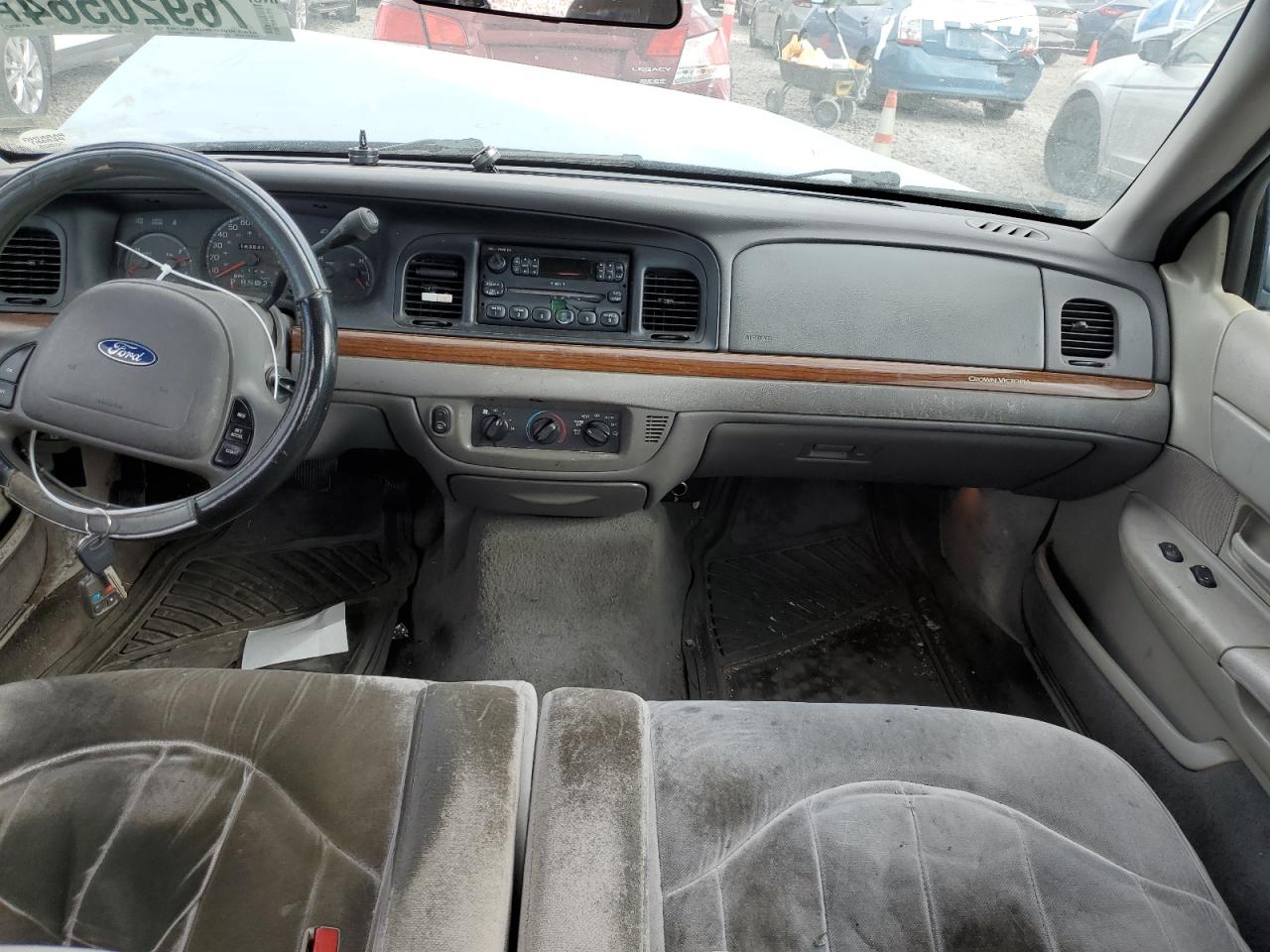 2002 Ford Crown Victoria VIN: 2FAFP73W62X129904 Lot: 76920564