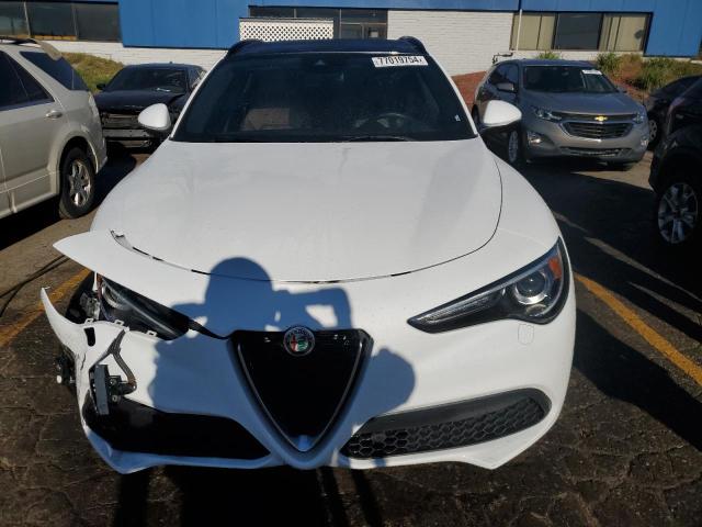  ALFA ROMEO STELVIO 2022 Белы