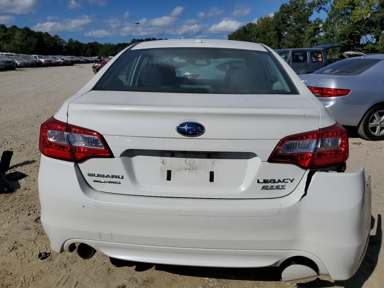 4S3BNAN66F3056156 2015 Subaru Legacy 2.5I Limited