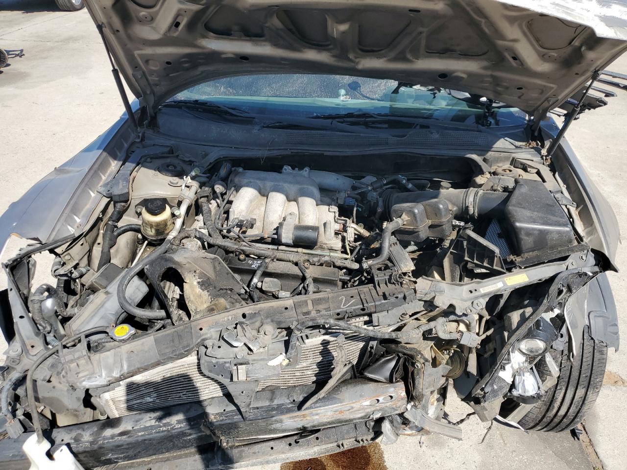 2005 Nissan Maxima - Image 13