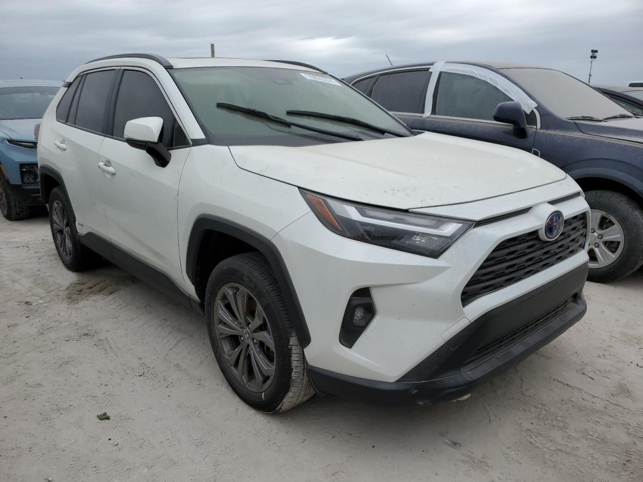 2022 Toyota RAV 4 - Image 4