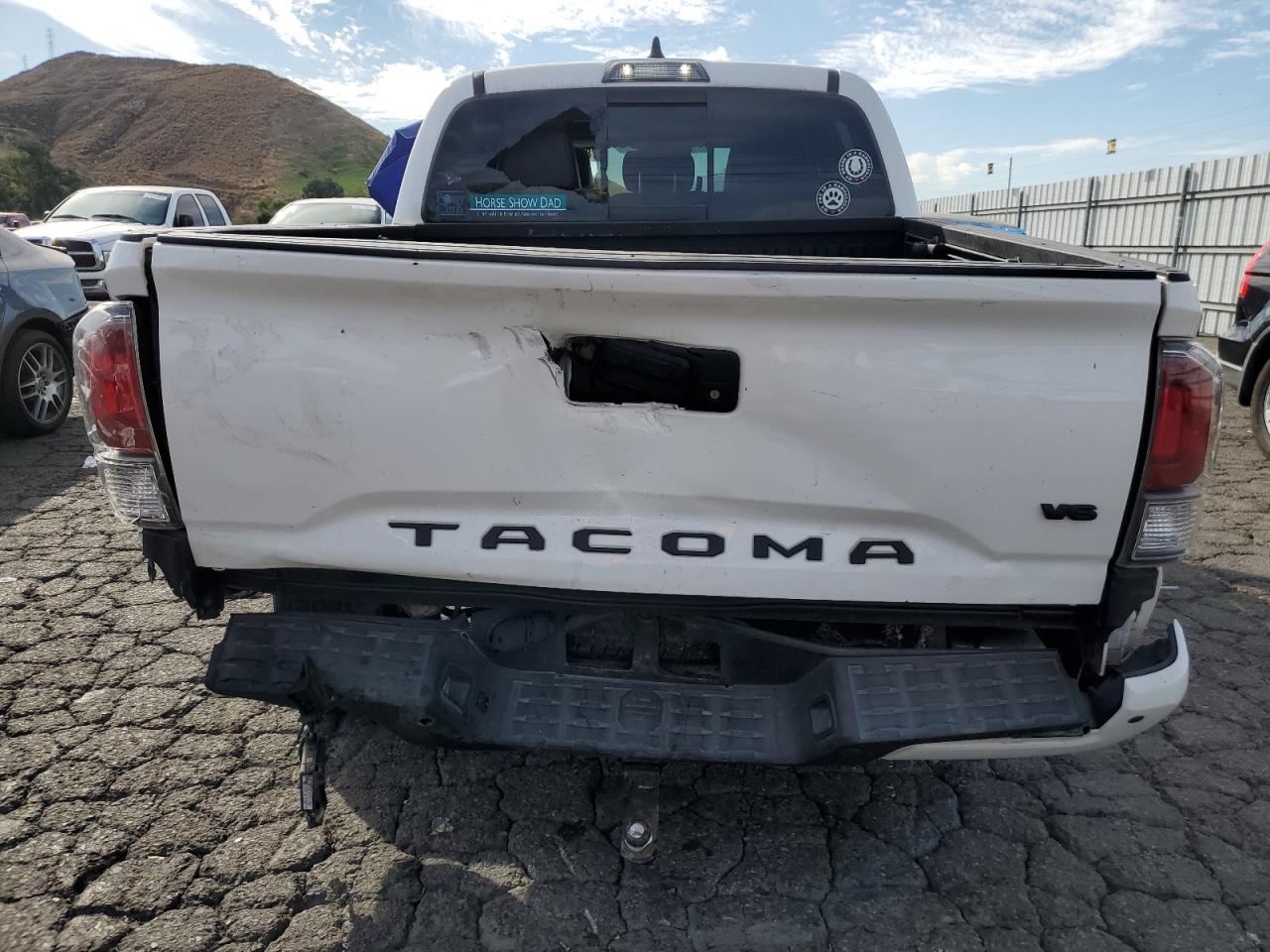 2020 Toyota Tacoma - Image 6
