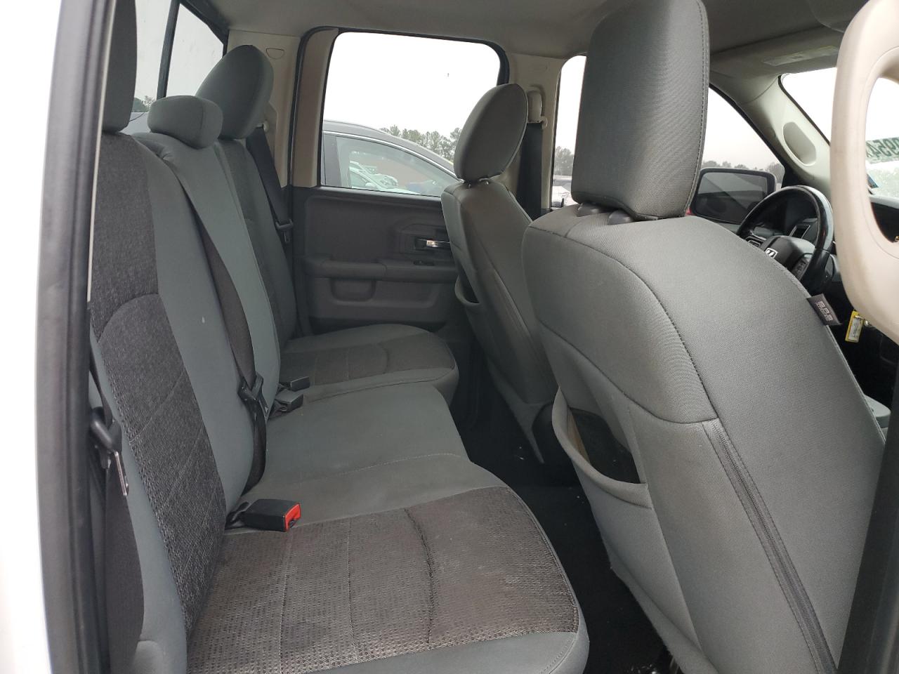 2015 RAM 1500 - Image 10