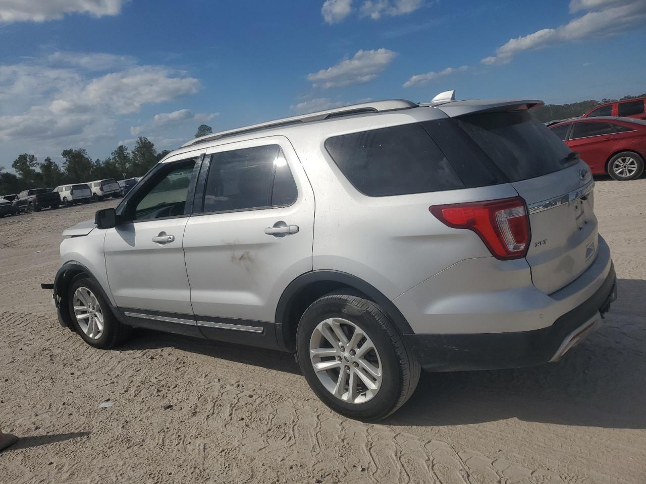 2017 Ford Explorer - Image 2