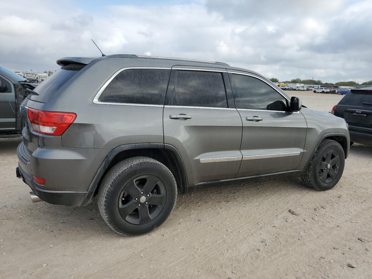 2012 Jeep Grand Cherokee - Image 3