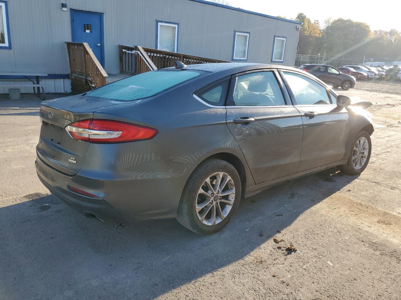 VIN 3FA6P0HD0KR245435 2019 FORD FUSION no.3