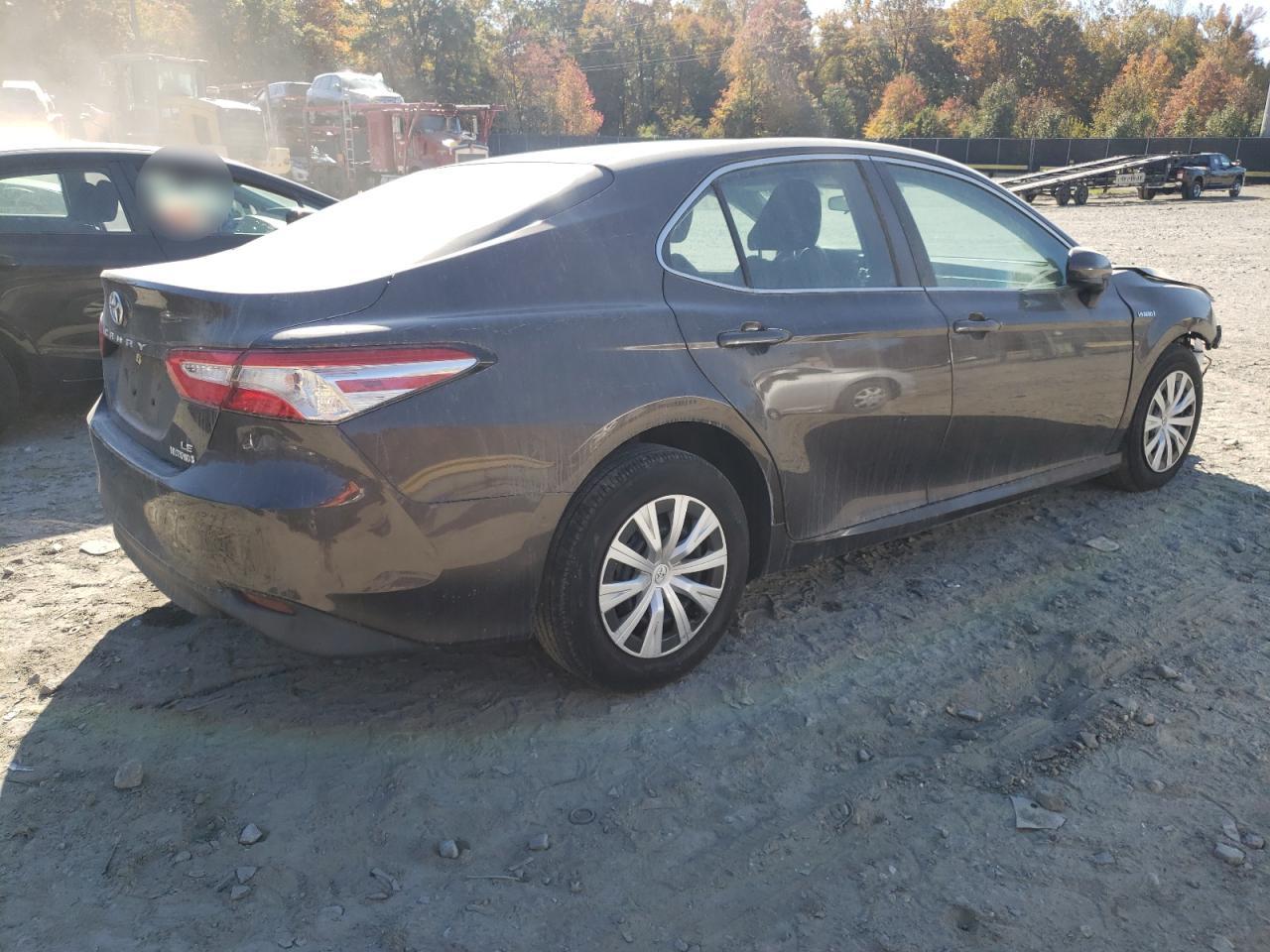 VIN 4T1B31HK3JU502440 2018 TOYOTA CAMRY no.3