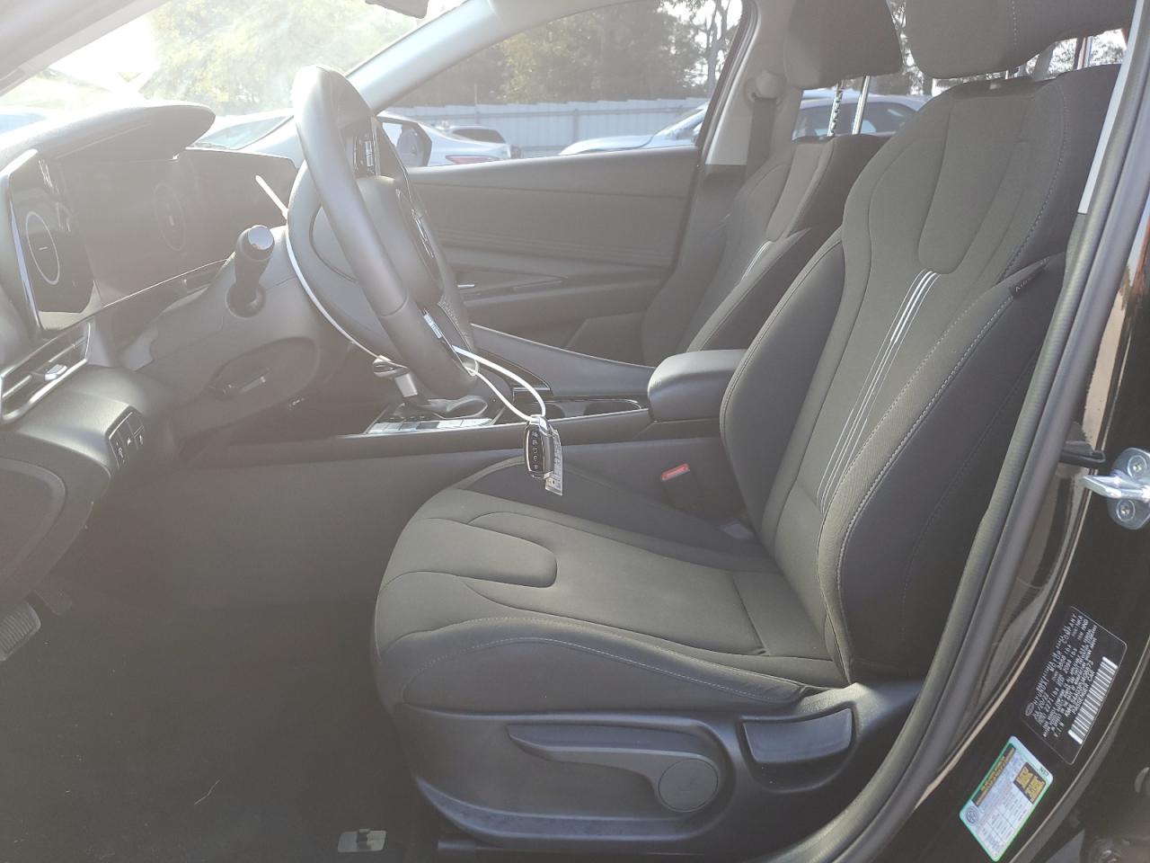2023 Hyundai Elantra - Image 7