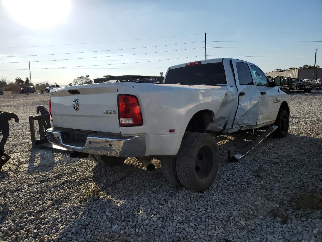 2016 RAM 3500 - Image 3