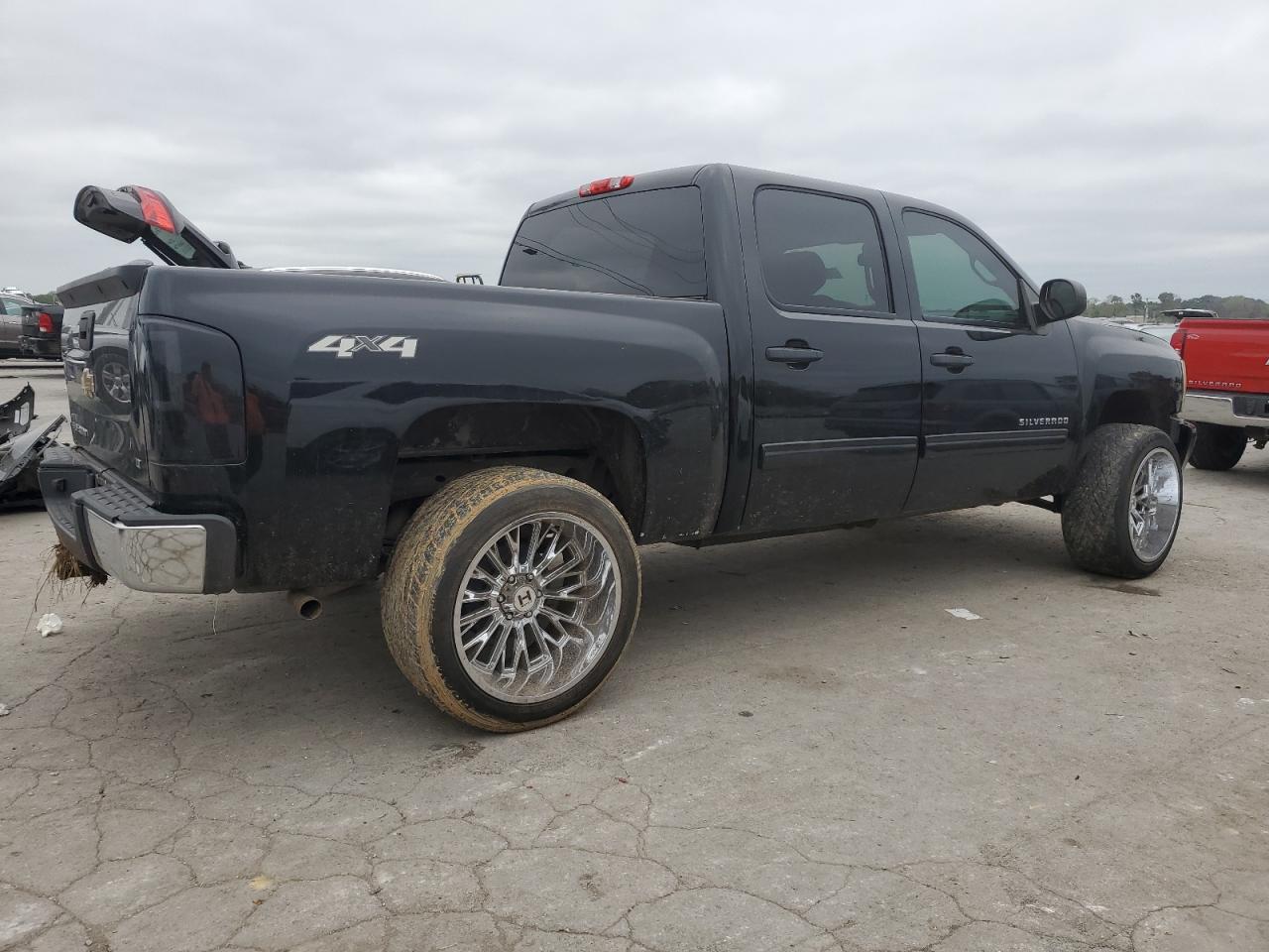 3GCPKSE31BG322622 2011 Chevrolet Silverado K1500 Lt