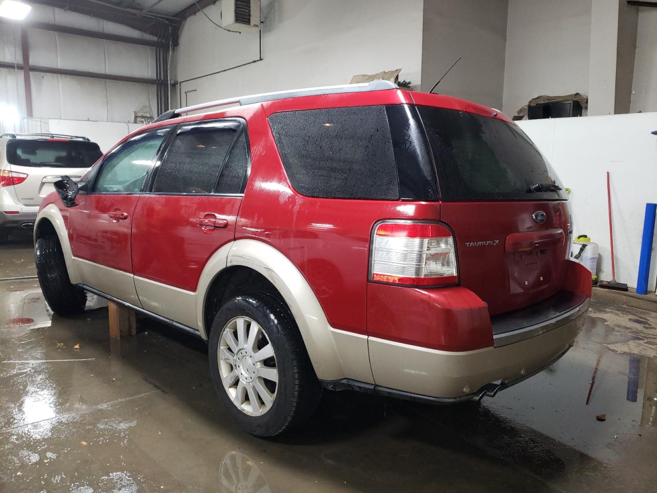 2009 Ford Taurus - Image 2