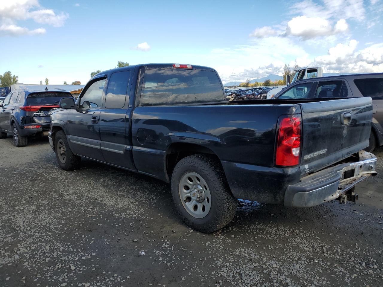 2006 Chevrolet Silverado - Image 2
