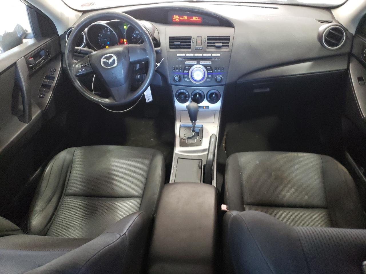 JM1BL1UF3B1498129 2011 Mazda 3 I