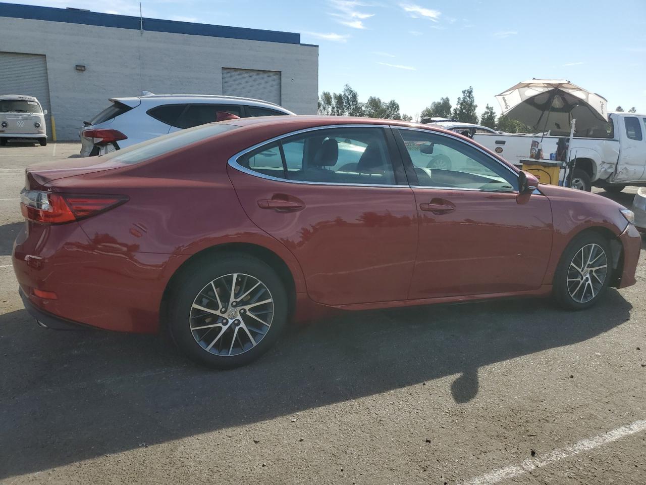 2016 Lexus ES - Image 3