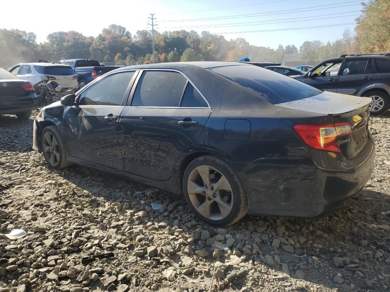 2014 Toyota Camry - Image 2