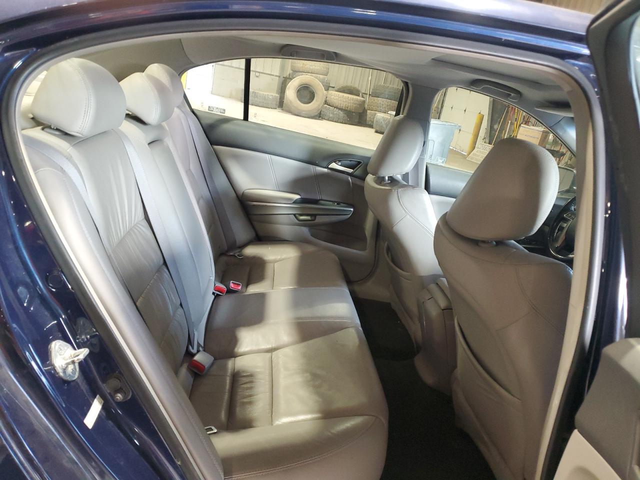 2009 Honda Accord - Image 10