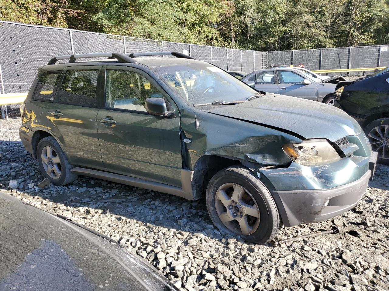 2003 Mitsubishi Outlander - Image 4