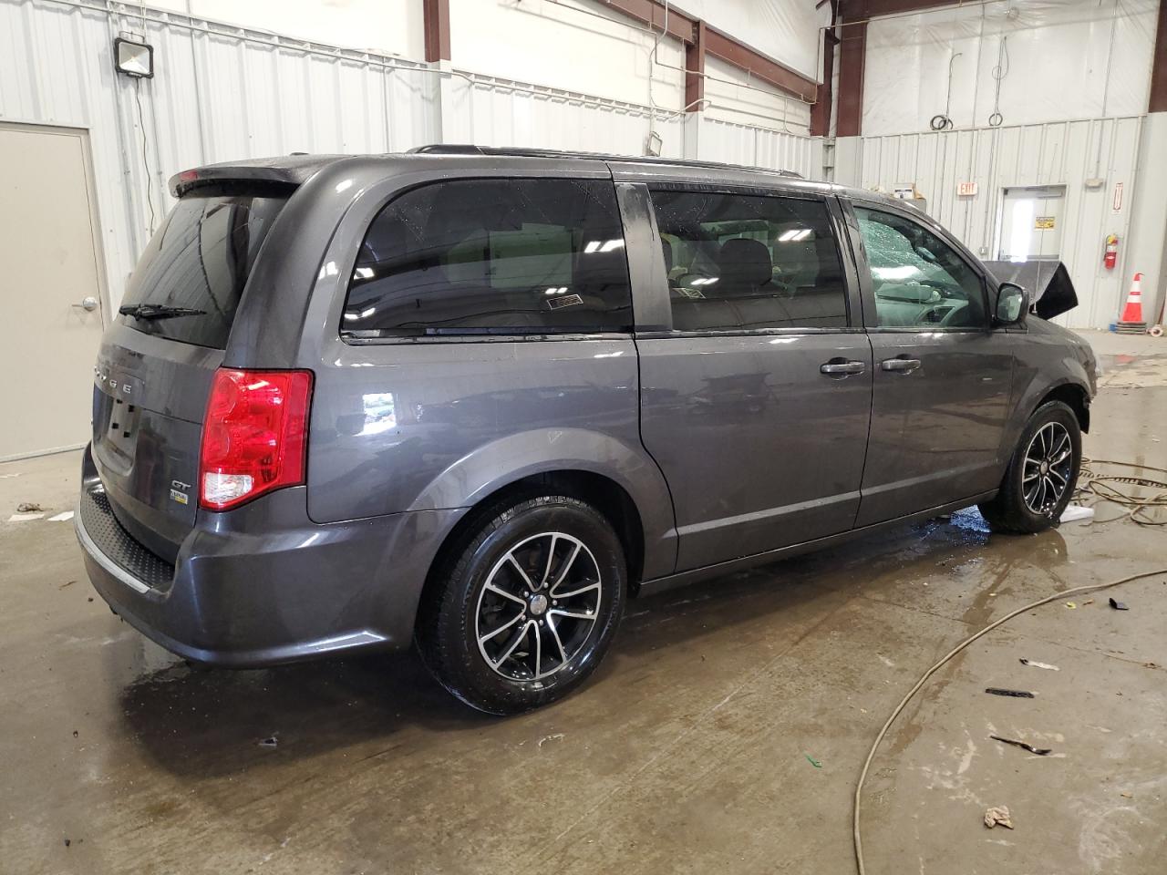 2018 Dodge Caravan - Image 3