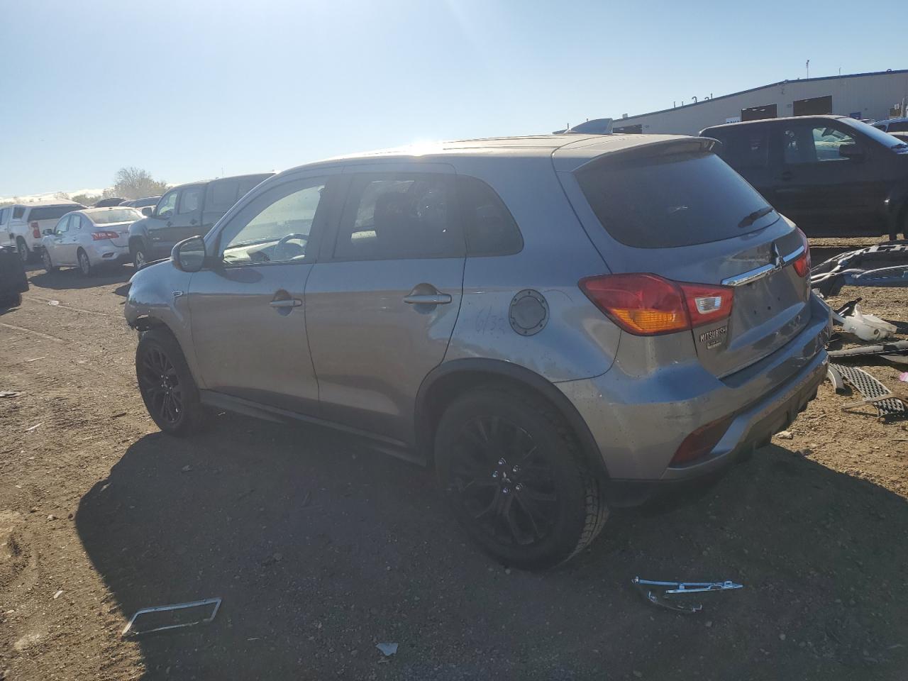 JA4AP3AU1JU011080 2018 MITSUBISHI OUTLANDER - Image 2