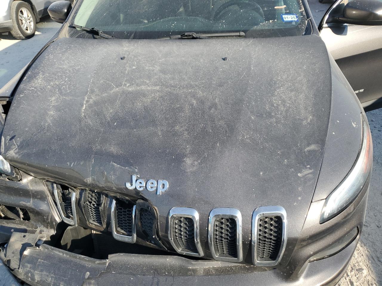 2018 Jeep Cherokee Latitude Plus VIN: 1C4PJLLBXJD590826 Lot: 76253394