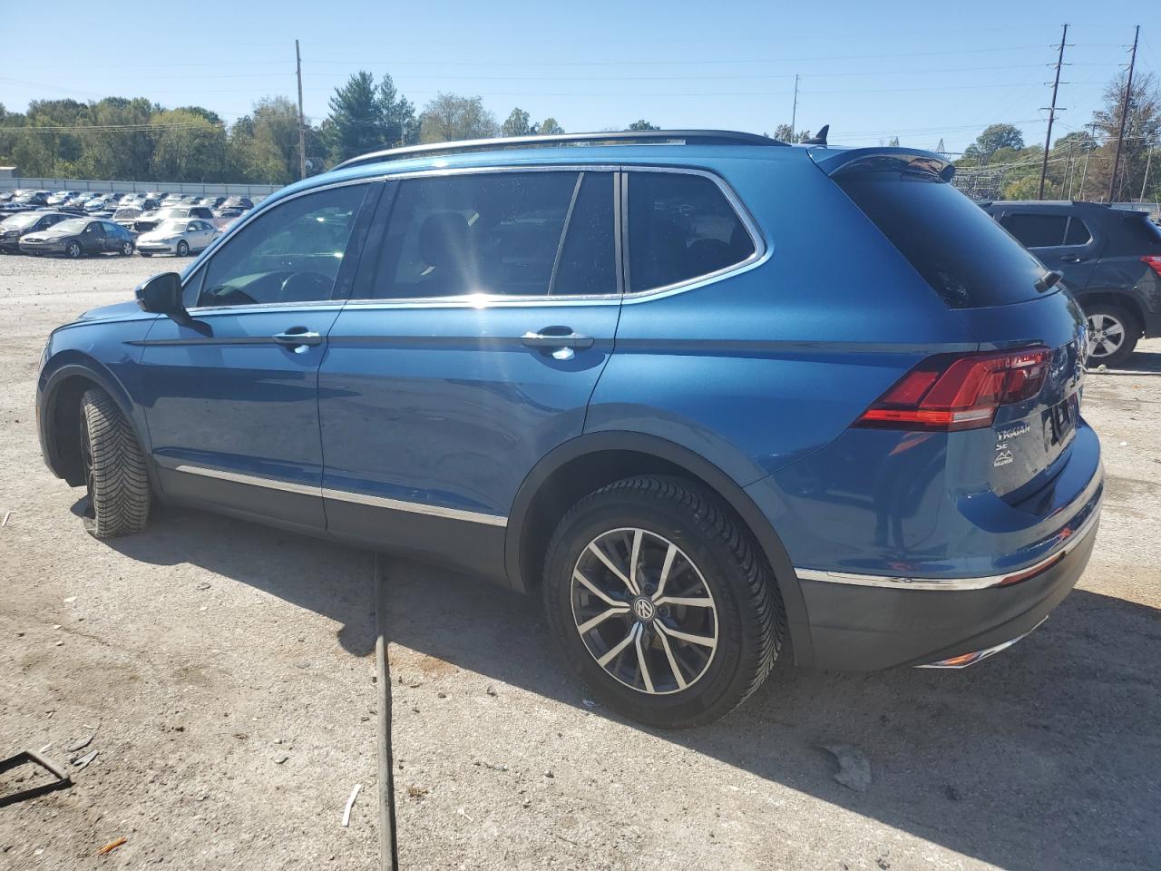 3VV3B7AX4JM204540 2018 VOLKSWAGEN TIGUAN - Image 2