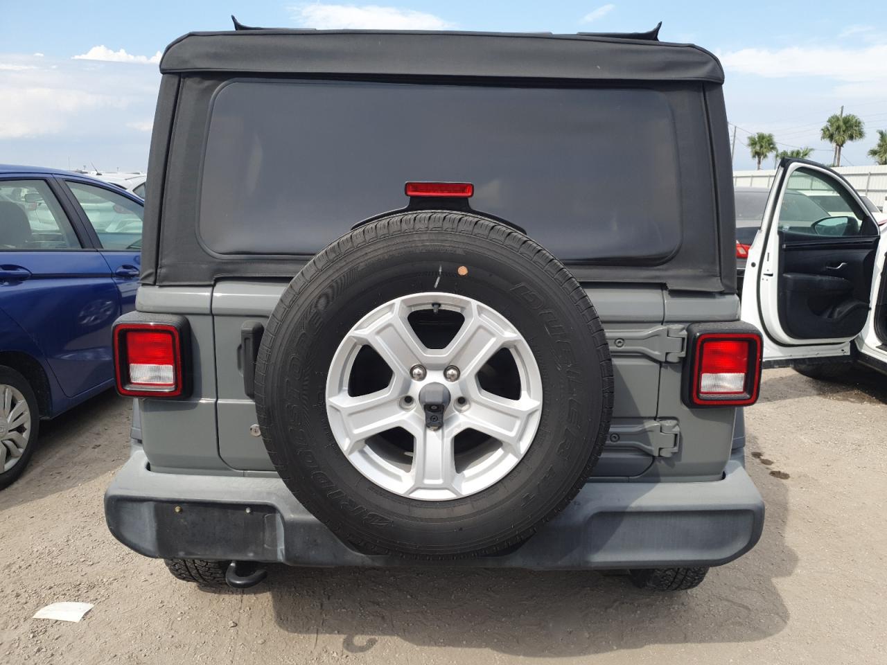 2018 Jeep Wrangler Unlimited Sport VIN: 1C4HJXDG1JW290215 Lot: 76169124