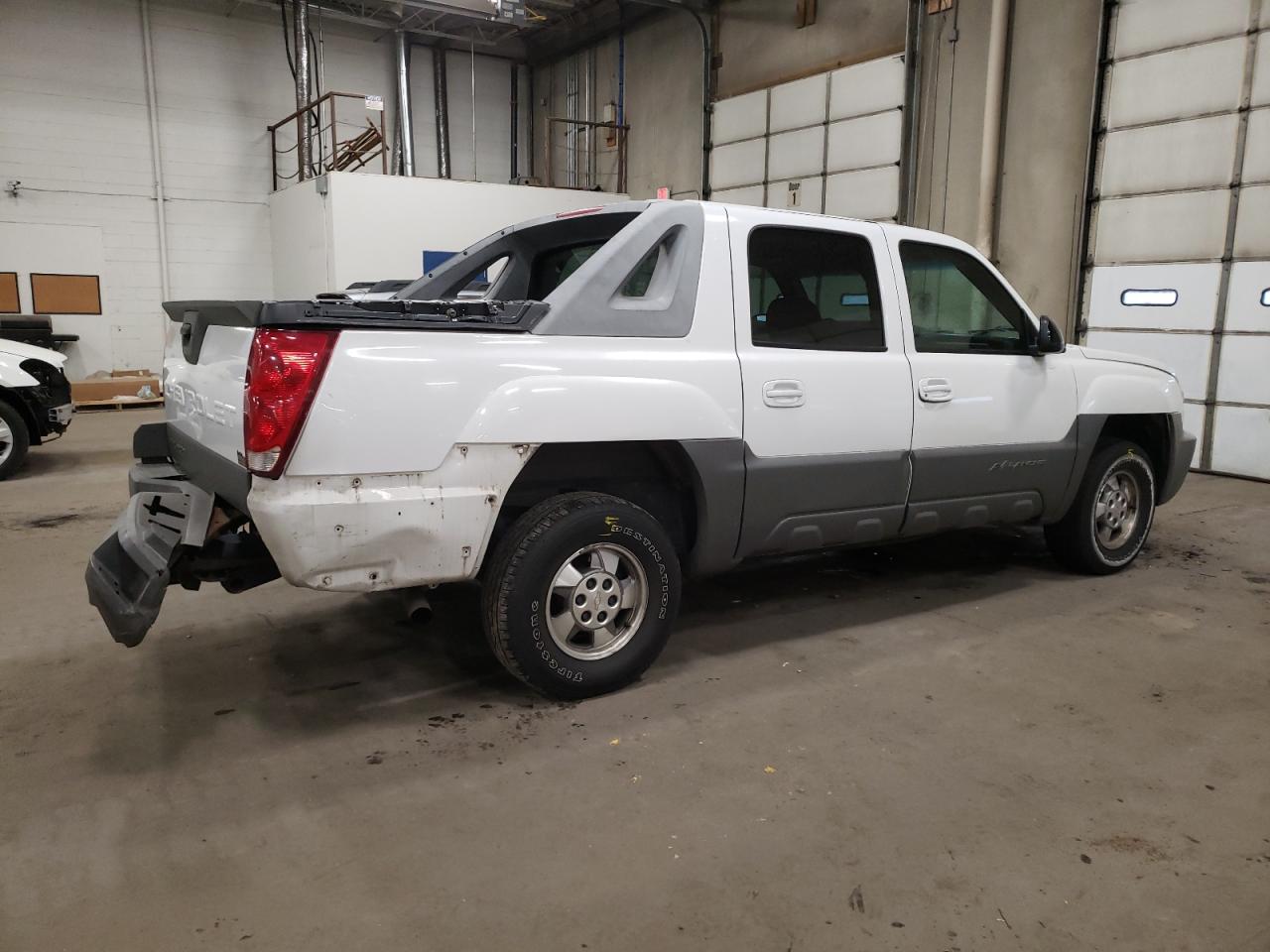2002 Chevrolet Avalanche - Image 3