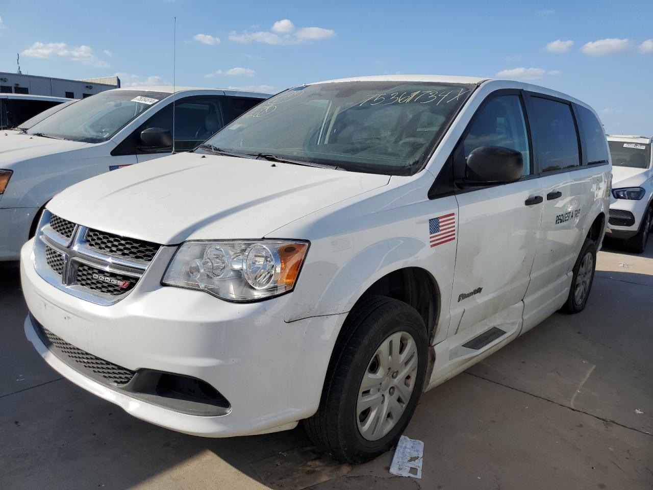 2019 Dodge Caravan - Image 1