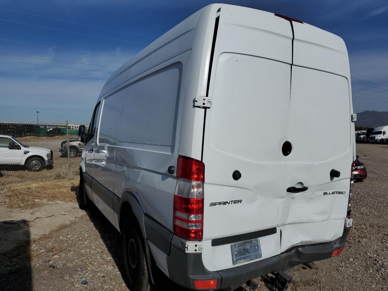 VIN WD3PE7DC8E5927717 2014 MERCEDES-BENZ SPRINTER no.2