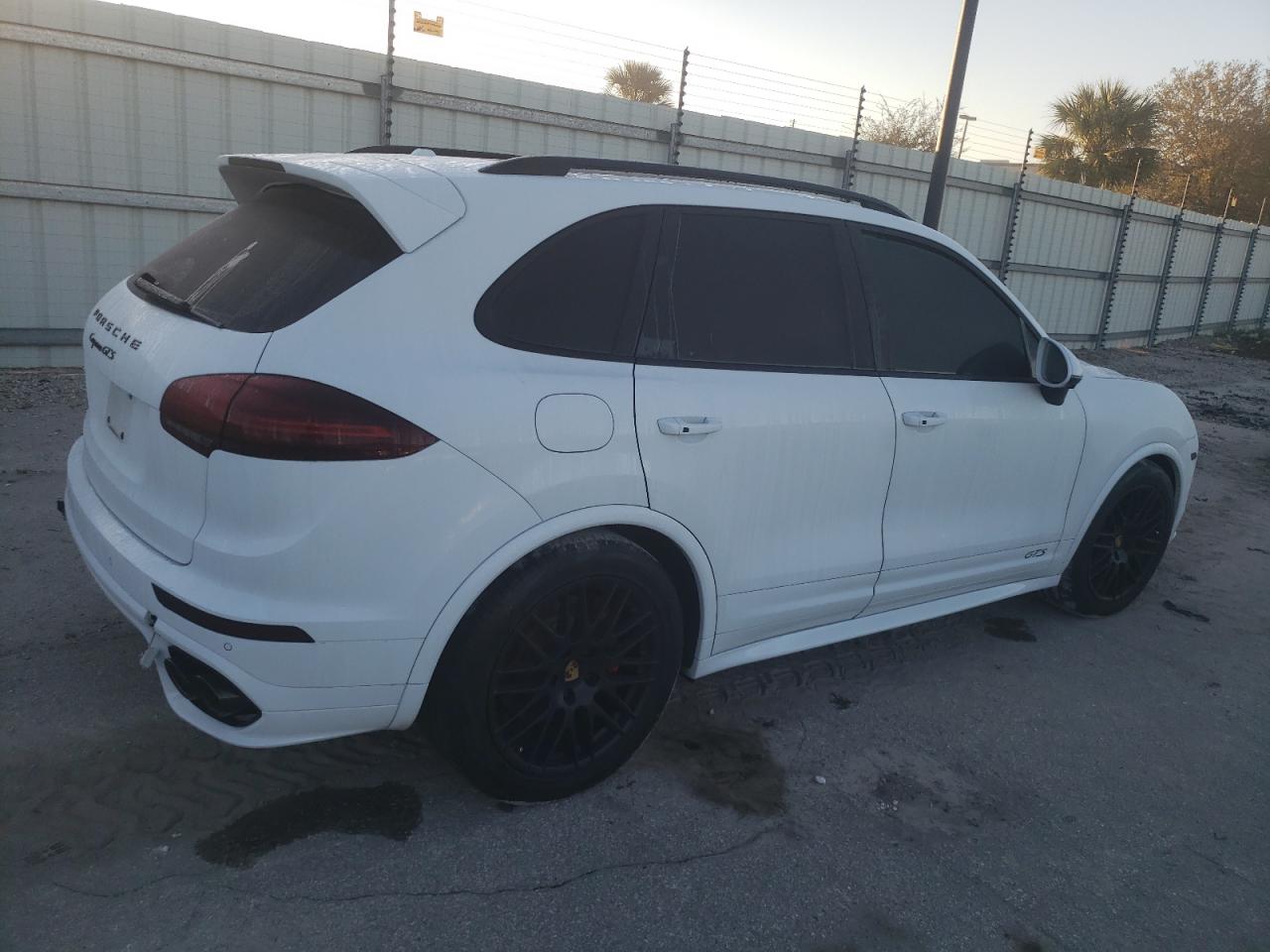 VIN WP1AD2A29HLA83277 2017 PORSCHE CAYENNE no.3