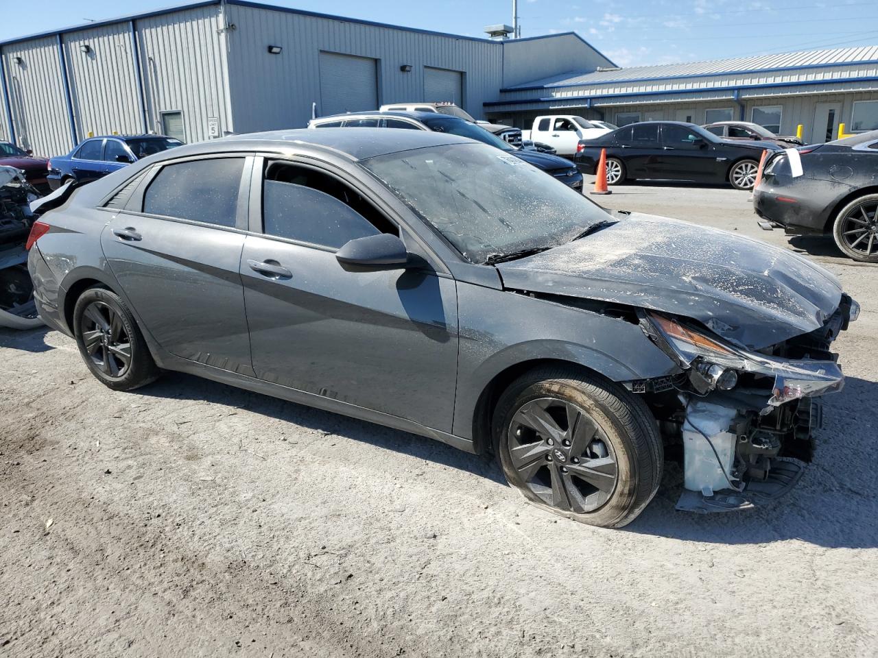 2023 Hyundai Elantra - Image 4