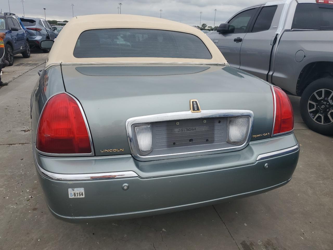 2005 Lincoln Town Car Signature VIN: 1LNHM81W35Y604400 Lot: 74423044