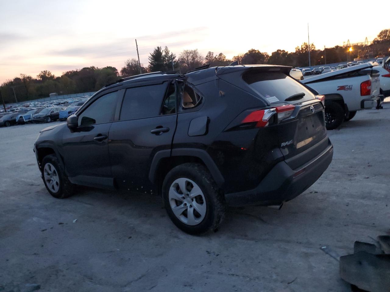2019 Toyota RAV 4 - Image 2