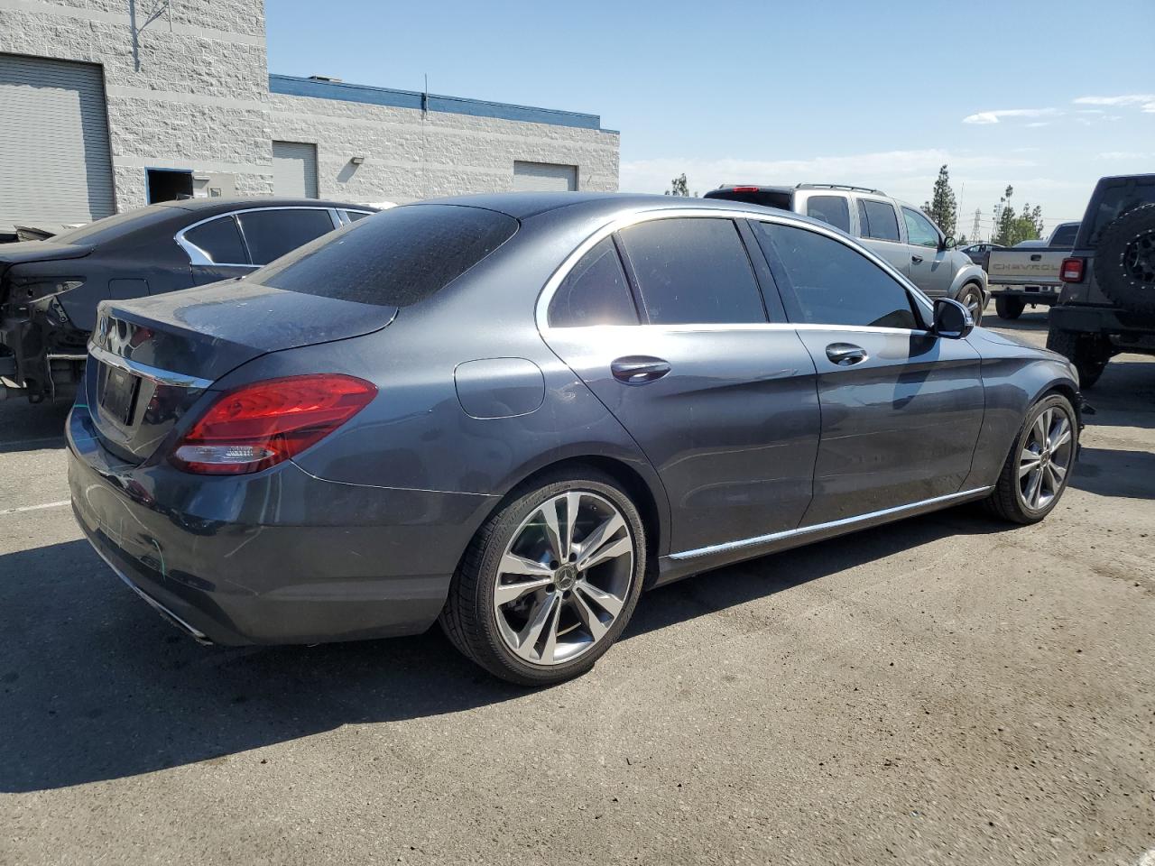 VIN 55SWF4JB9GU165149 2016 MERCEDES-BENZ C-CLASS no.3