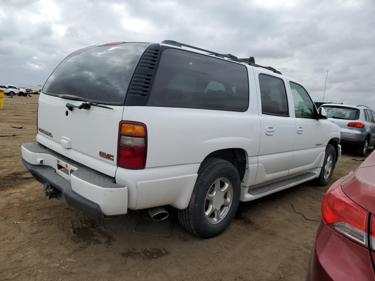2002 GMC Yukon - Image 3